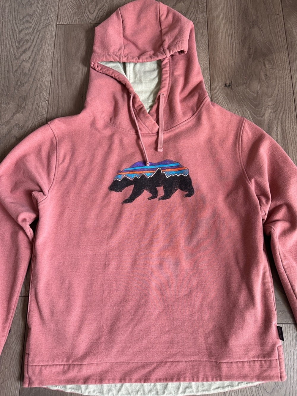 Patagonia hooded sweatshirt
Fitz Roy Bear Uprisal Hoodie Pink SMALL - Picture 2 of 8